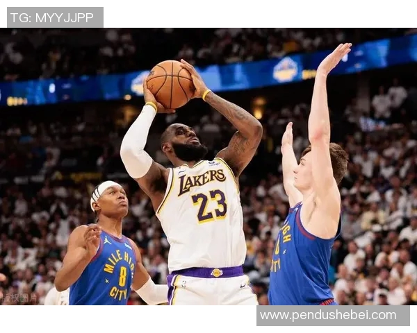 勇士队与活塞队激战正酣NBA直播精彩瞬间回顾与分析